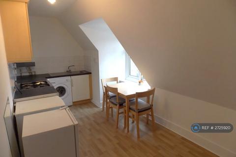 2 bedroom flat to rent, Thicket Road, London, SE20