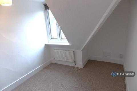 2 bedroom flat to rent, Thicket Road, London, SE20