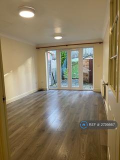 3 bedroom terraced house to rent, Bridgeside Mews, Maidstone, ME15