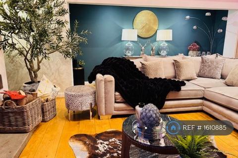 undefined, Long Street, Belton, Loughborough, LE12