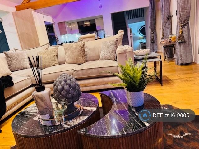 Shared Livingroom