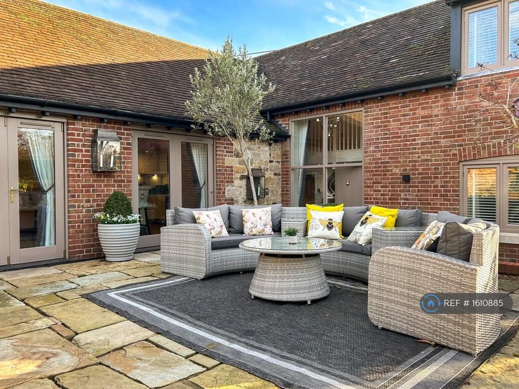 Private Courtyard