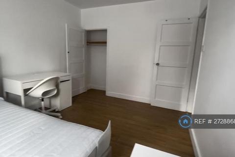 1 bedroom in a flat share to rent, Allington Avenue, London, N17