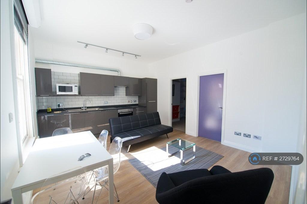 Living/ Dining 1