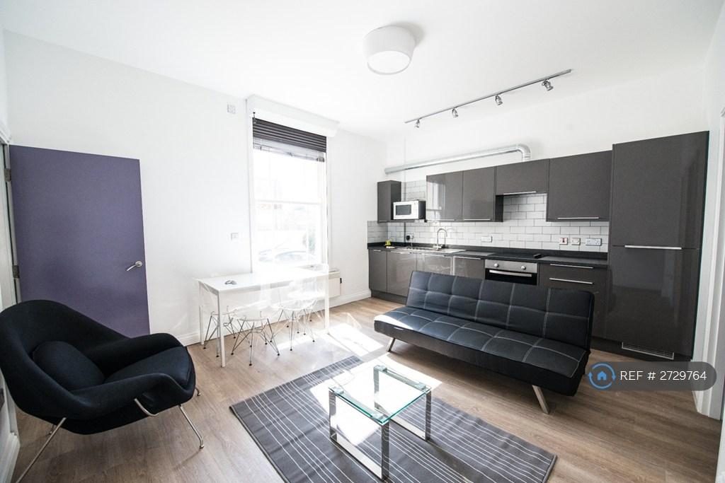 Living /Dining 2