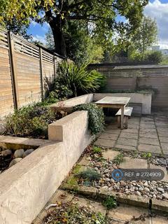 2 bedroom flat to rent, Clive Road, London, SE21
