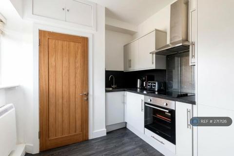 undefined, Seymour Court, Surrey, GU21