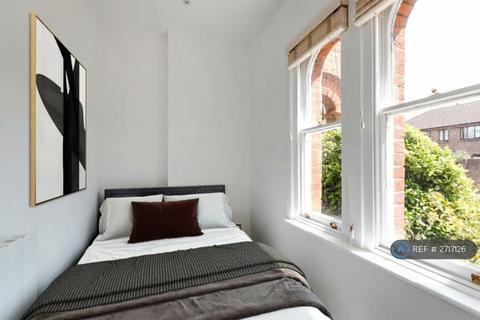 undefined, Seymour Court, Surrey, GU21