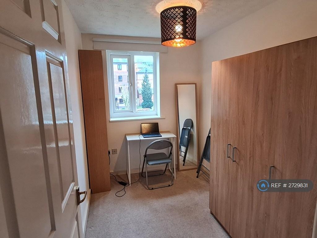 Bedroom 2/ Study