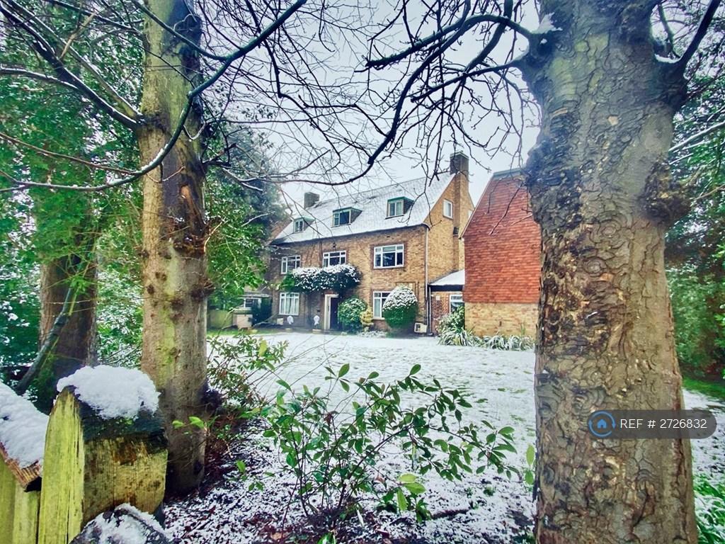 64 Princes Way In The Snow