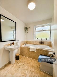 4 bedroom flat to rent, Sancroft Street, London, SE11