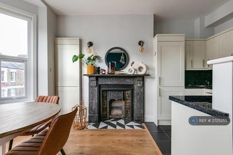 2 bedroom flat to rent, College Place, London, NW1