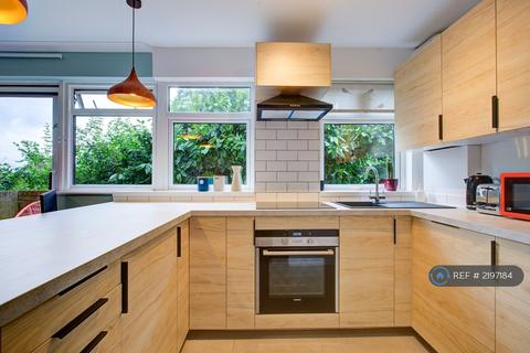 undefined, Brackenhill Close, Bromley, BR1
