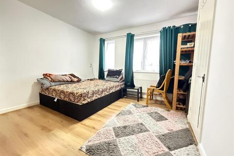 3 bedroom house for sale, Odell Close, Barking