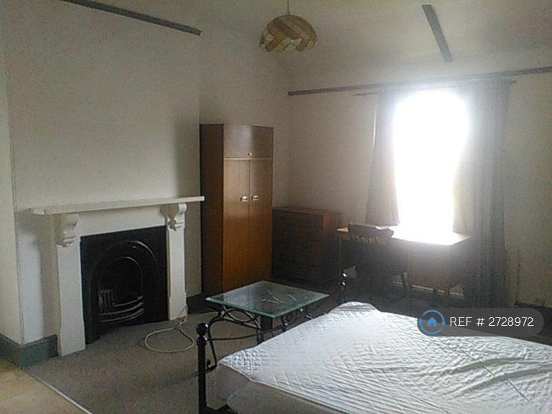 First Floor En Suite