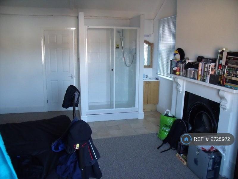 First Floor En Suite
