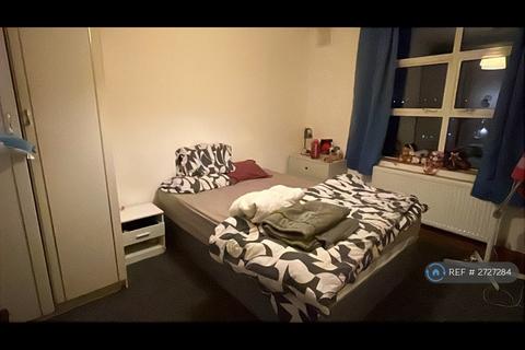 1 bedroom in a flat share to rent, Burnley Road, London, NW10