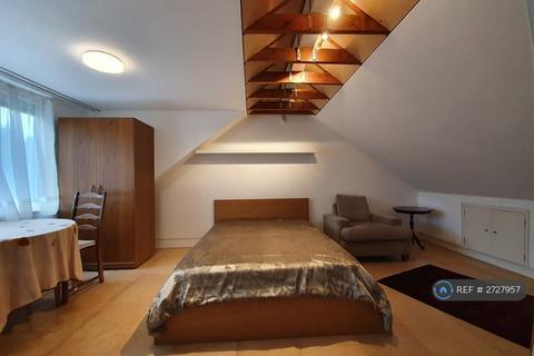 undefined, Fairfield Crescent, Edgware, HA8