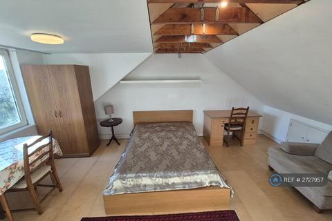undefined, Fairfield Crescent, Edgware, HA8
