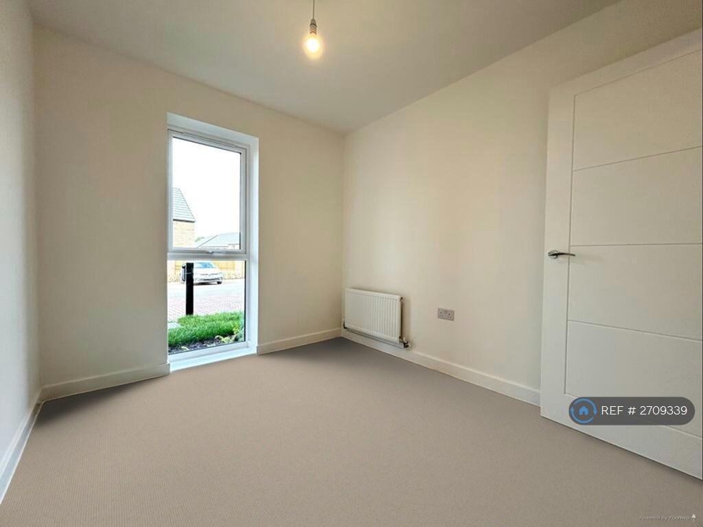 2nd Bedroom