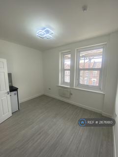 1 bedroom in a flat share to rent, Staplehurst Road, London, SE13