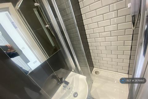 1 bedroom in a flat share to rent, Staplehurst Road, London, SE13