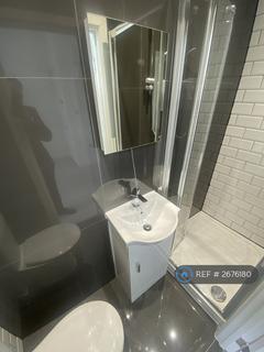1 bedroom in a flat share to rent, Staplehurst Road, London, SE13