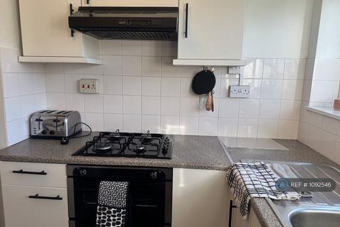 2 bedroom flat to rent, Rothesay Avenue, Newcastle Under Lyme, ST5