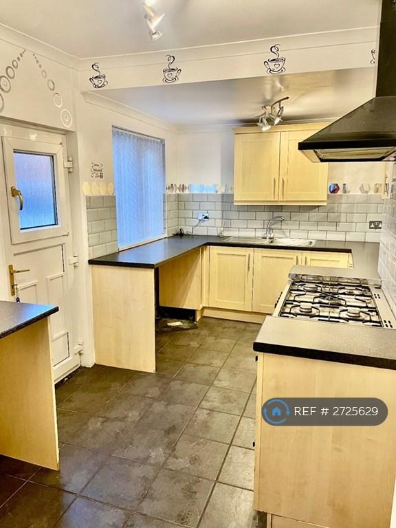 Spacious Kitchen