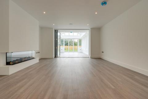4 bedroom terraced house to rent, Revenue House, St Lawrence