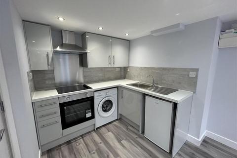 undefined, Stagbury Ave CR5