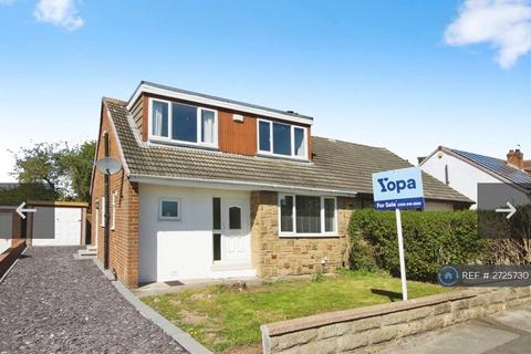 3 bedroom bungalow to rent, Redhill Avenue, Tingley, Wakefield, WF3