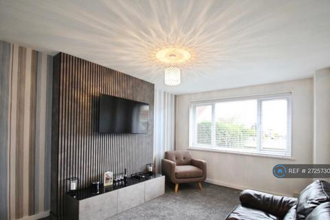 3 bedroom bungalow to rent, Redhill Avenue, Tingley, Wakefield, WF3