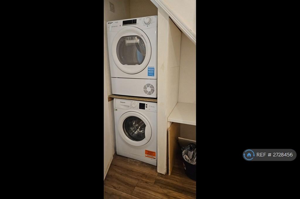 Hallway Washing/Drying