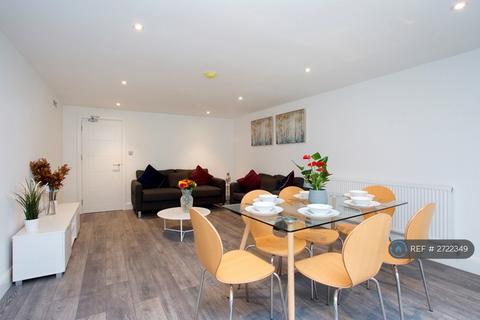 undefined, The Green, Berkshire, RG12