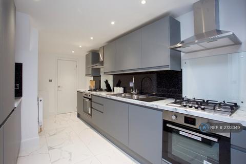 undefined, The Green, Berkshire, RG12