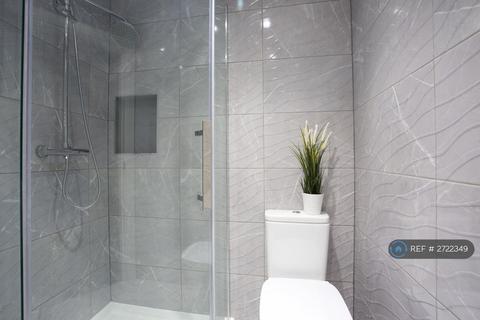 undefined, The Green, Berkshire, RG12