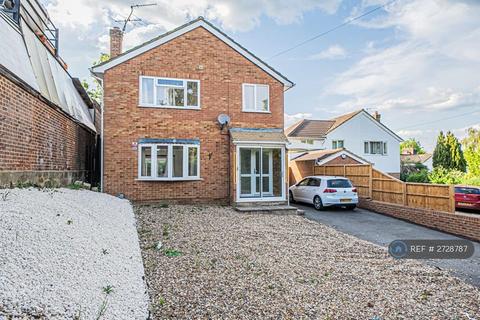 3 bedroom detached house to rent, Trumpsgreen Road, Virginia Water, GU25