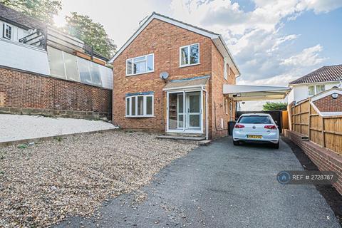 3 bedroom detached house to rent, Trumpsgreen Road, Virginia Water, GU25
