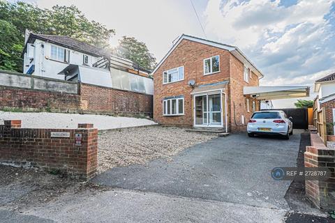 3 bedroom detached house to rent, Trumpsgreen Road, Virginia Water, GU25