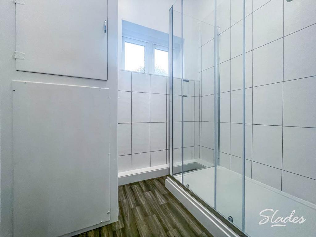 13 chestnut shower r