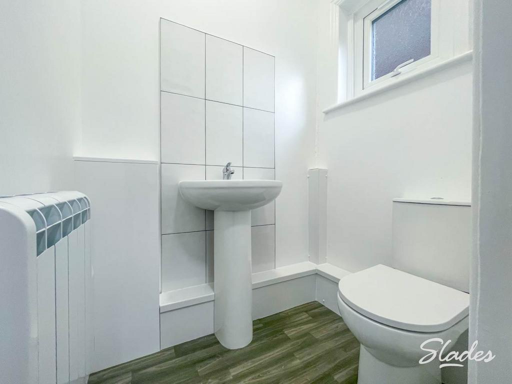 13 chestnut WC