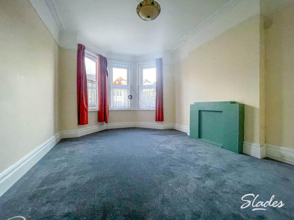 13 chestnut bedroom