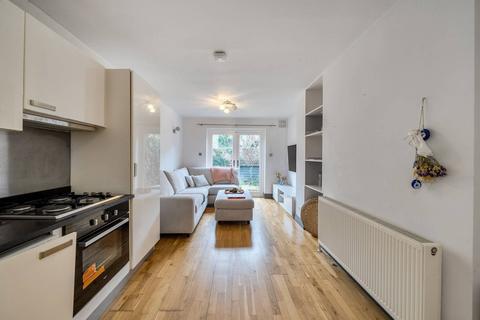 2 bedroom flat to rent, Melgund Road, Highbury and Islington, London, N5