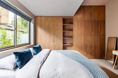 undefined, Packington Street, Angel, London, N1
