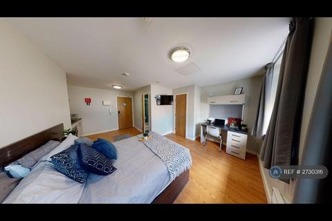 Studio to rent, Glasshouse Street, Nottingham, NG1