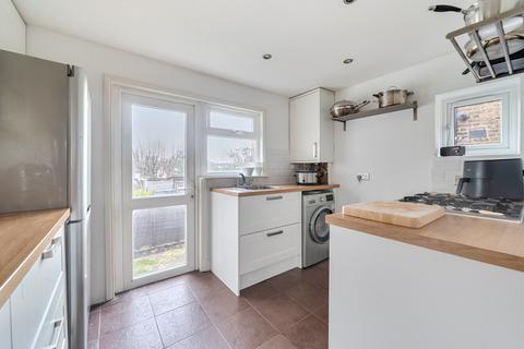 2 bedroom maisonette for sale, Queen Mary Road, London SE19