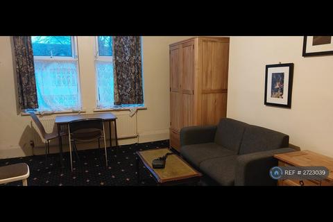 1 bedroom in a house share to rent, Stanmore Road, Birmingham, B16