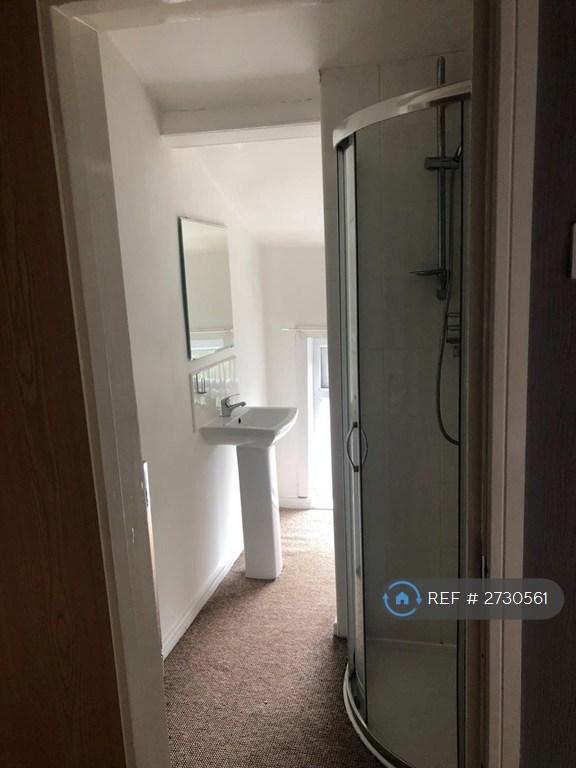 Up Stairs Shower/Wc