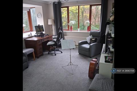 2 bedroom flat to rent, The Oasis, Poole, BH13